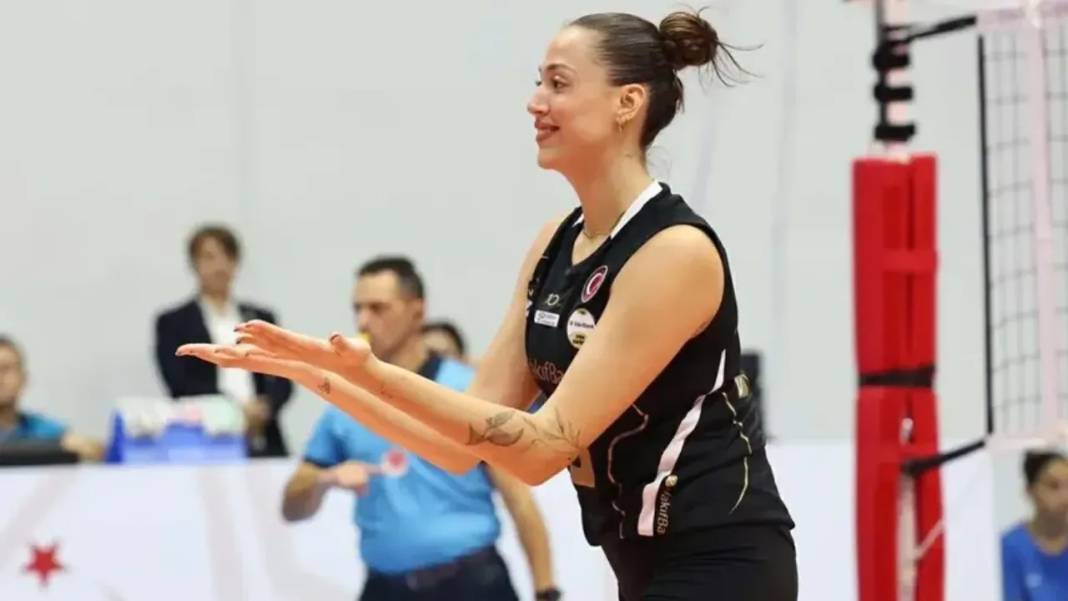 Bir zamanlar Galatasaraylıydı artık Beşiktaşlı oldu: İmzayı attı 4